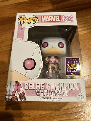 SDCC Pop! Vinyl Marvel Selfie Gwenpool Bobble Head
